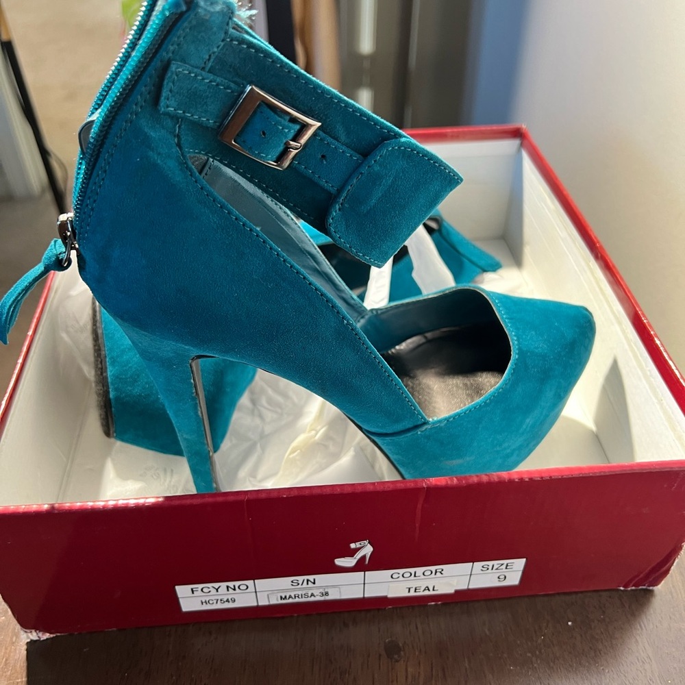 Teal heels